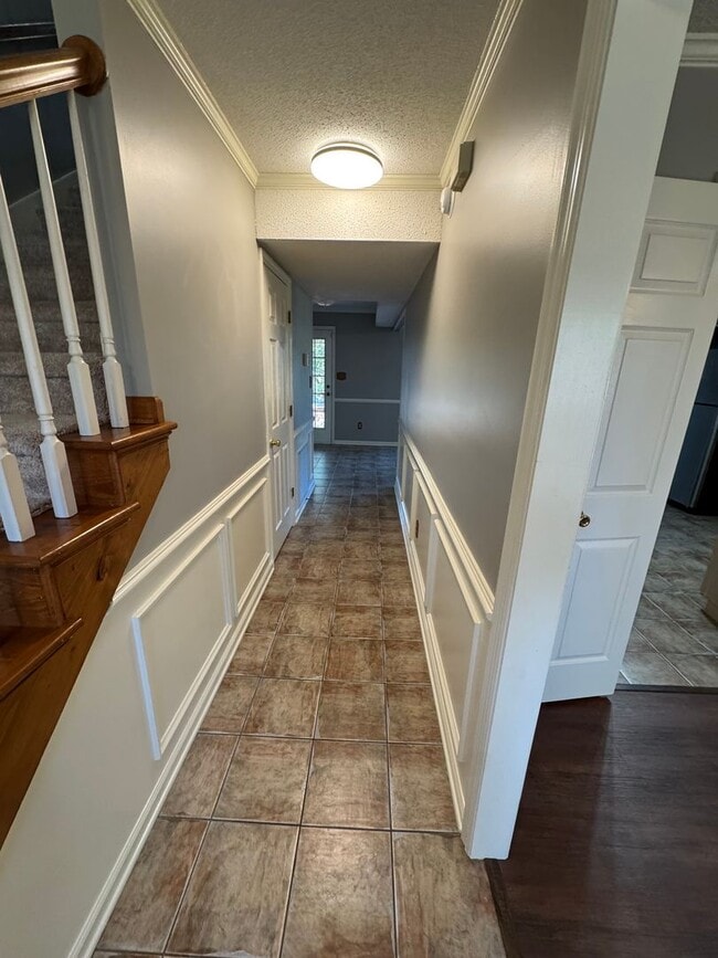 Building Photo - ** AVAILABLE NOW ** in Waterford Subdivision