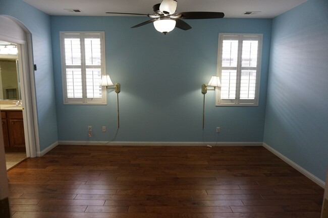 Building Photo - 10591 Iron Point Cir