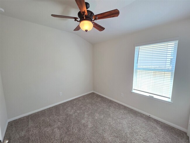 Building Photo - 221 Harper Ridge Dr