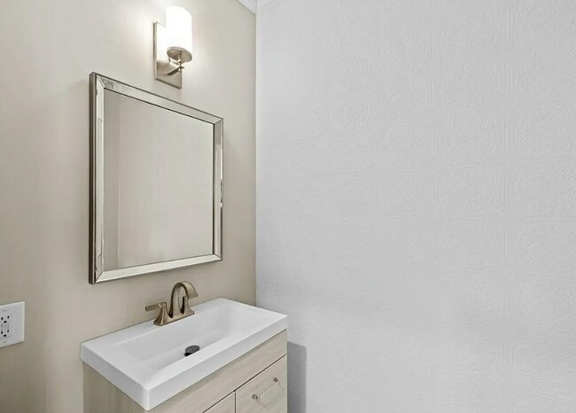 Building Photo - 117 Santa Barbara Ave