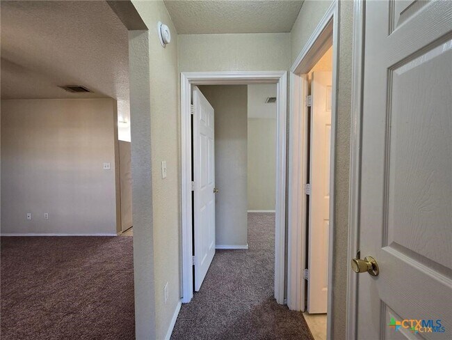 Building Photo - 2808 Leroy Cir