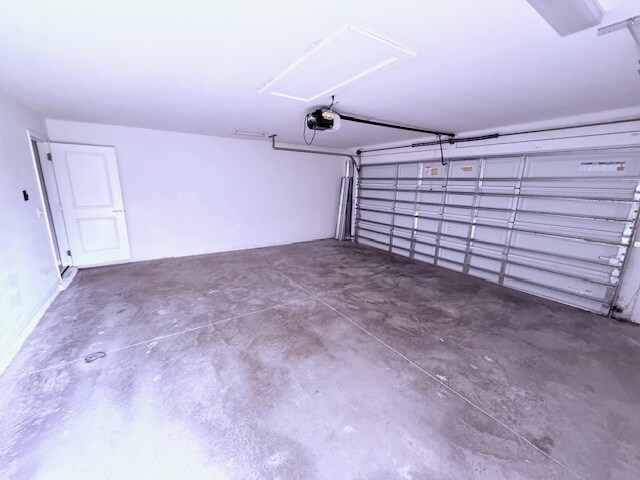 Building Photo - 2536 NW 19th Ave