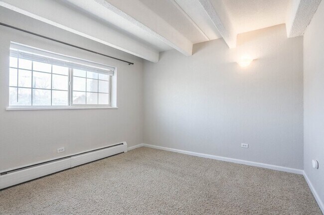 Building Photo - 50 N Clarkson St
