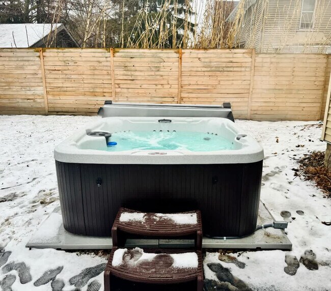 Building Photo - 713 Crosby St