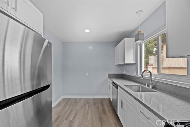 Building Photo - 2027 Vista Del Mar Ave