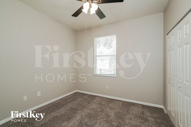 Building Photo - 17528 Braddock Rd