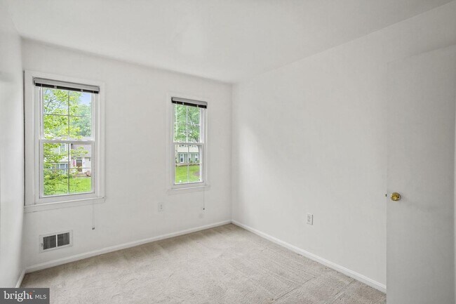 Building Photo - 9086 Brook Ford Rd