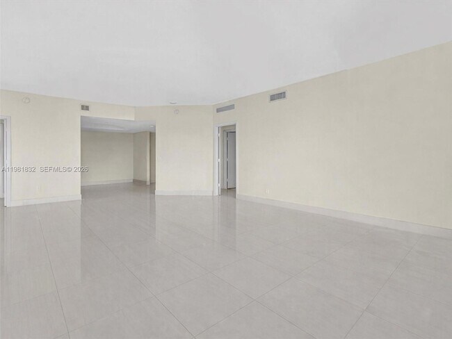 Building Photo - 17301 Biscayne Blvd