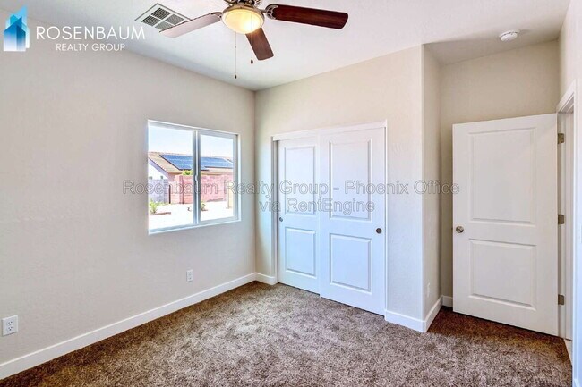 Building Photo - 10919 W Carmelita Cir