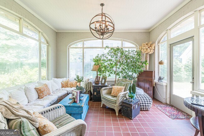 Building Photo - 1878 Cambridge Ave