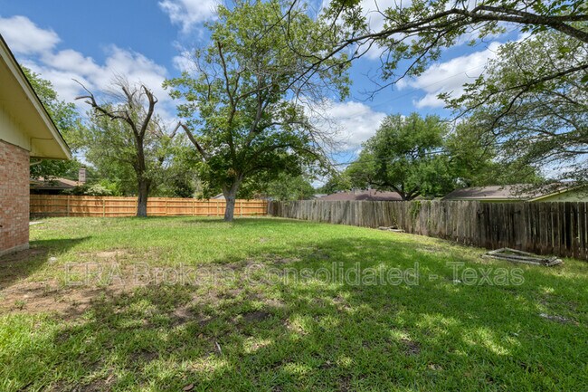 Building Photo - 641 Richfield Dr