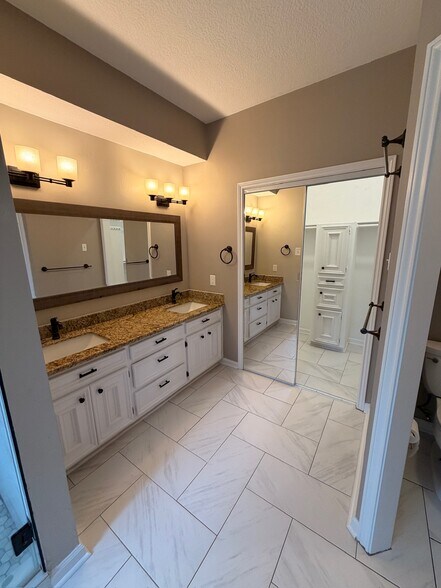 Building Photo - 6035 Spring Creek Grove Ln
