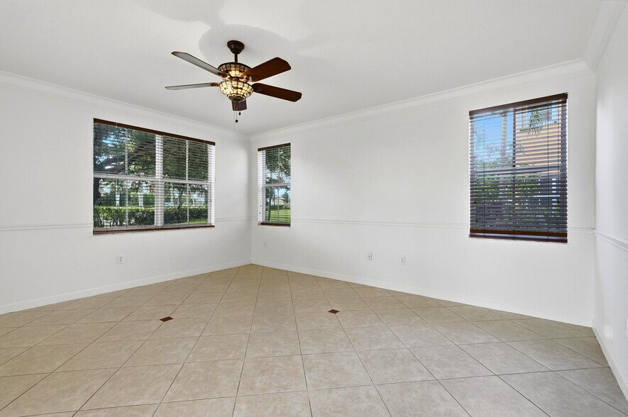 Family Room - 2388 SW 127th Ave