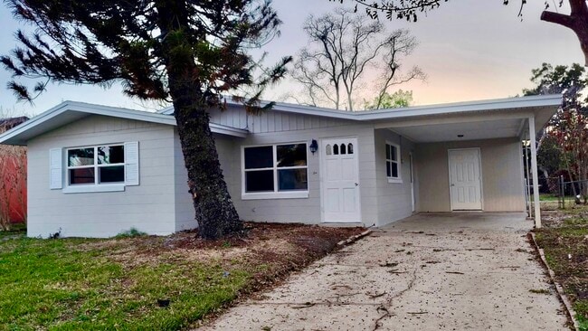 Building Photo - 1436 Primrose Ln