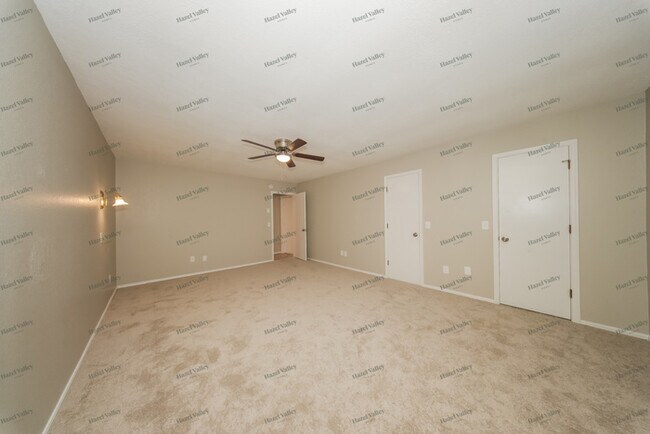 Building Photo - 608 Westridge Ct