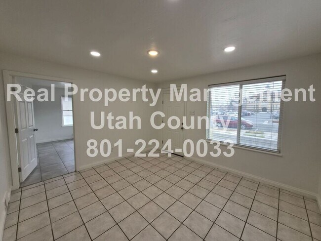 Building Photo - 30 S 100 W