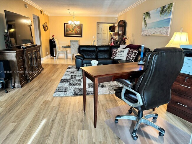 Building Photo - 3300 N Palm Aire Dr