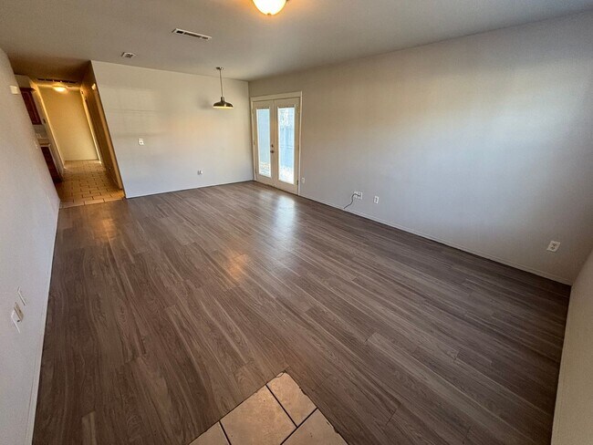 Building Photo - 1673-1675 E. Evalyn Circle