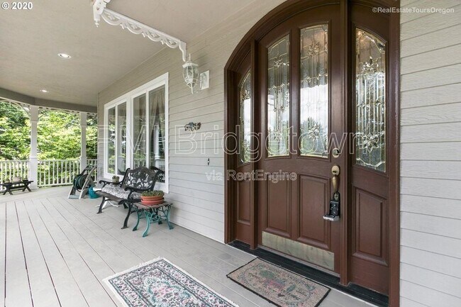 Building Photo - 12805 SE Spring Mountain Dr