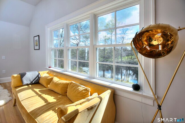 Building Photo - 37 Beaver Brk Rd