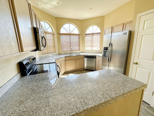 Building Photo - Coming Soon! Scottsdale Home 3/2 Bed/Bath - Available Now!
