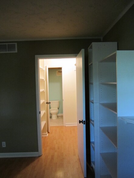 Building Photo - 2929 Selena Dr