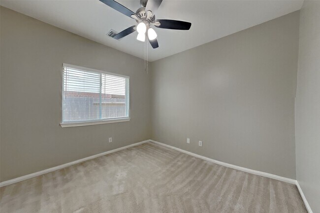 Building Photo - 2922 Maple Bend Dr