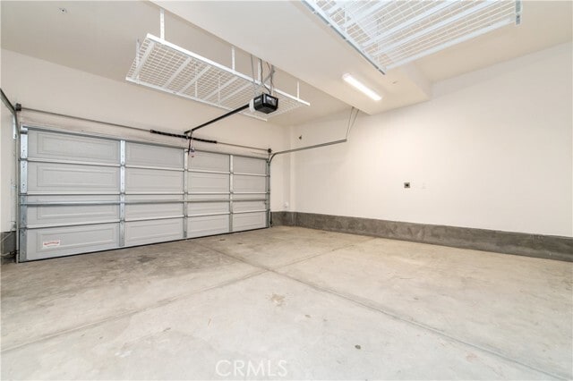Building Photo - 2215 W Orange Ave