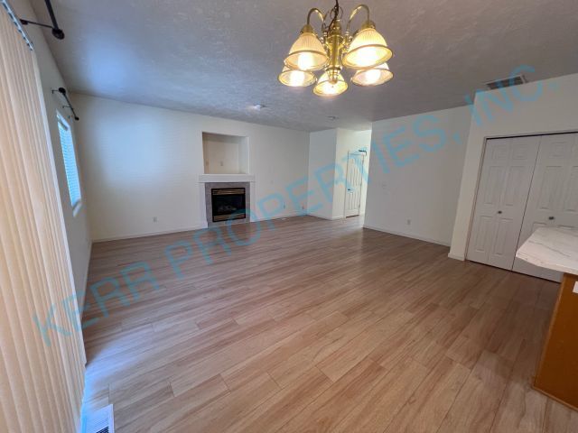 Building Photo - 21125 Pebble Ln