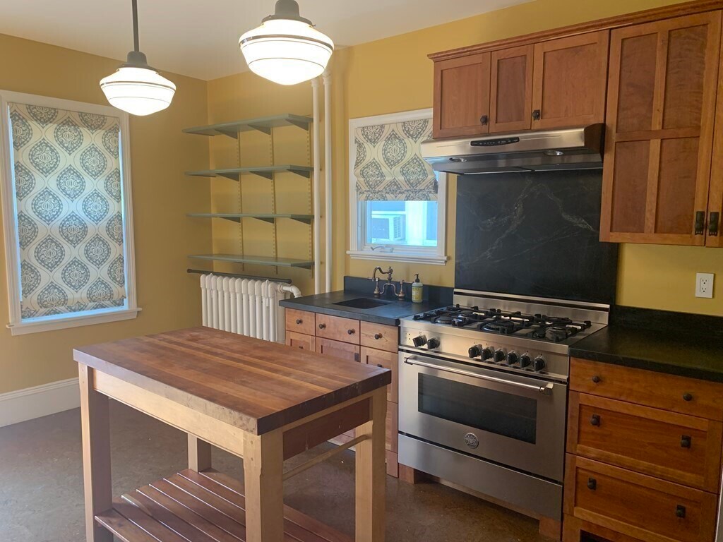 Building Photo - 14 Jaques St