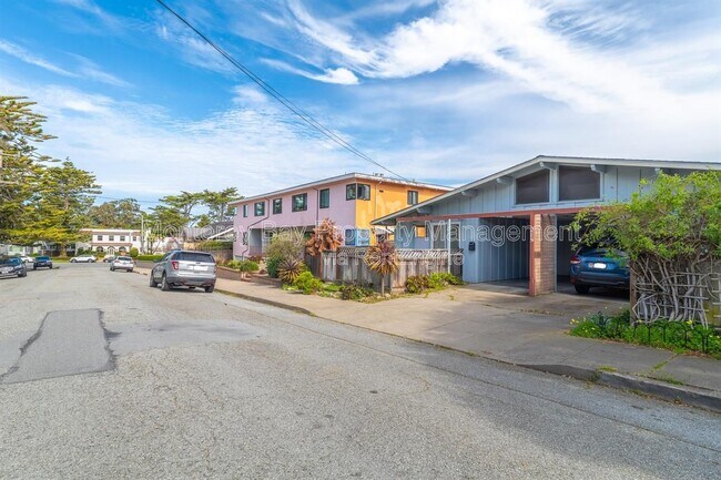 Building Photo - 215 Willow St