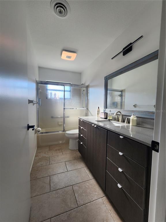 Building Photo - 900 Crestwood Rd