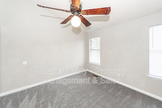 Building Photo - 149 Pine Shadow Dr