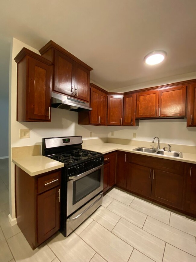 Building Photo - East Village Condo *Manager's Special - $1...
