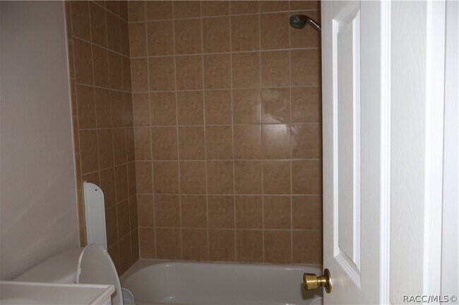 Building Photo - 9047 N Travis Dr