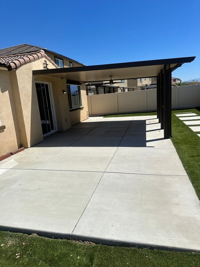 Building Photo - 24255 Insignia Dr