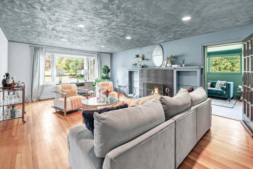 Building Photo - 26 Pearsall Pl