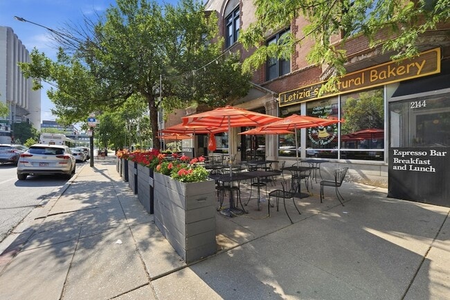 Building Photo - 1349 N Leavitt St
