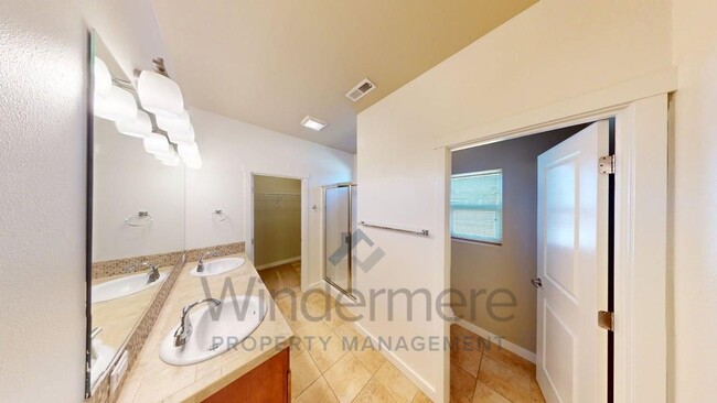 Building Photo - prov2322