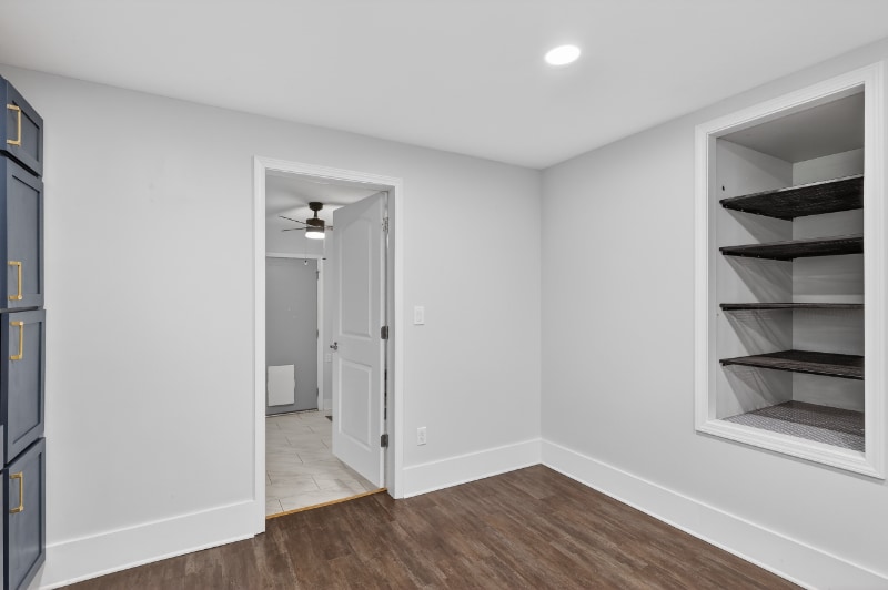 Building Photo - 430 N Linden St