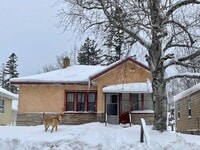 Building Photo - AVAILABLE JUNE 1st - 2 Bed 1 Bath Near Campus