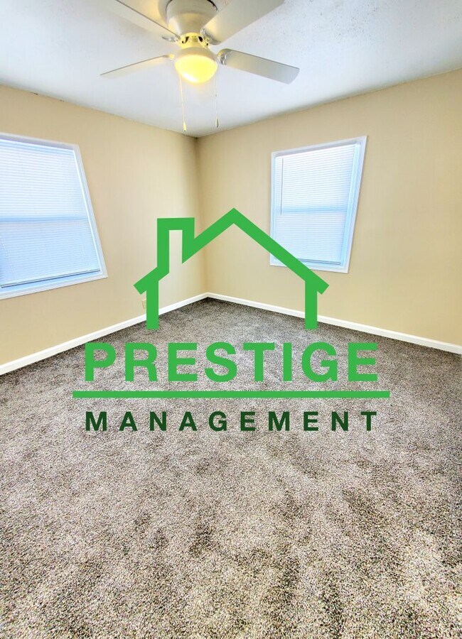 Building Photo - 3 bedroom 1 bath Updated Home Sec 8 welcome