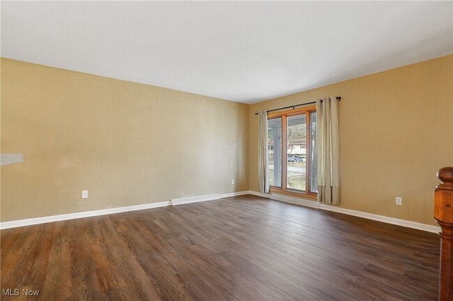 Building Photo - 7429 Sylvan Dr