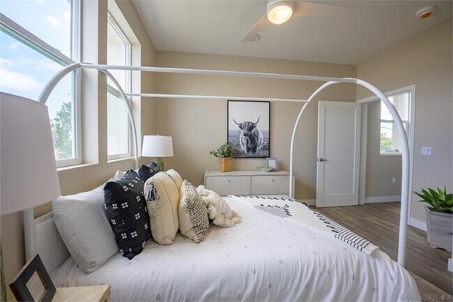 Building Photo - 2 Bed 2 Bath for Rent in Escondido