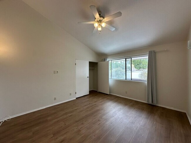 Building Photo - 22865 Del Valle St