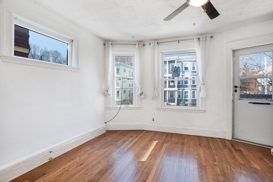 Building Photo - 156 South St