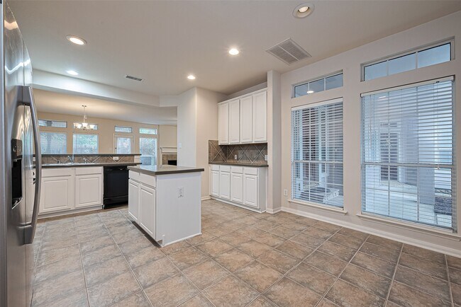 Building Photo - 18 W Greenhill Terrace Pl