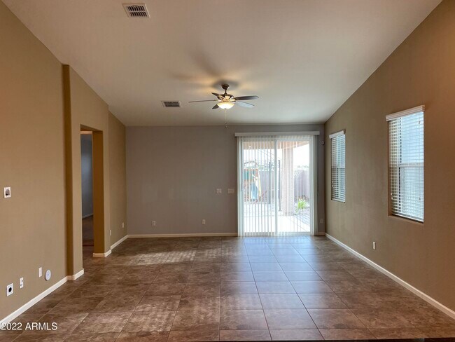 Building Photo - 69 S 195th Ln