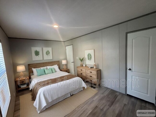 Building Photo - 356 Bayhead Dr