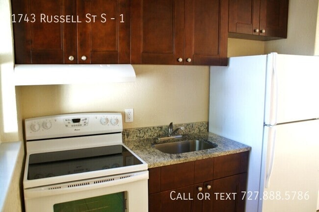 Building Photo - 1743 Russell St S